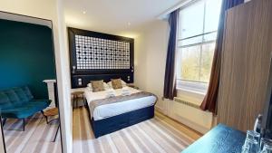 Superior King Room room in High Tor Hotel