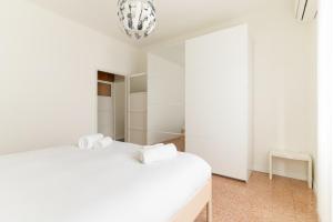 GuestHost - Città Studi Apartment with balcony