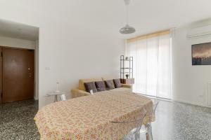 GuestHost - Città Studi Apartment with balcony