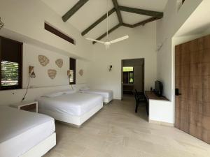 Roomy 4BR Villa with Pool at Mesa de Yeguas