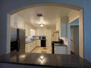 Quiet, Spacious, Historical District Home Near HOU Hobby Airport