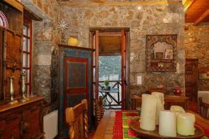 MARIOLATA STONE HOUSE