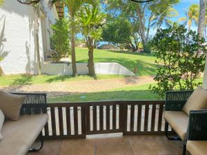 Recanto Vista Mar Praia do Forte foot in the sand