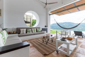 Majestic 4BR Villa with Pool at Mesa de Yeguas