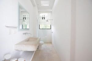 Majestic 4BR Villa with Pool at Mesa de Yeguas