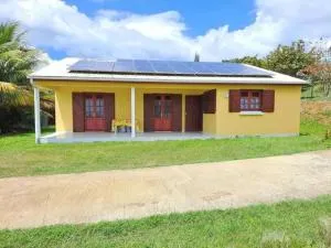 Maison spacieuse à Petit-Bourg avec jardin - Roussel