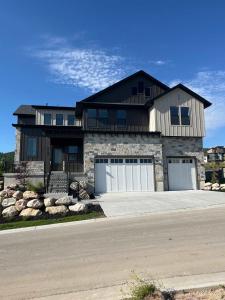 NEW Luxury Home super comfy By Snowbasin & Pow Mow