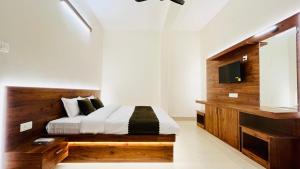 PUSHKAR EATS RESTAURANT and ROOMS