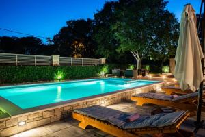 Villa Niko with heated pool