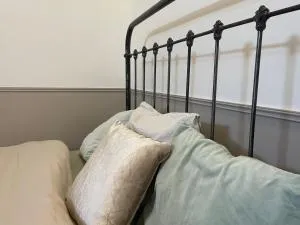 Chambre XL, bureau & salle de bain privative - Centre ville de CREIL - 克雷伊