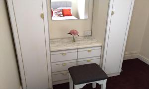 Stratford House Holiday Apartments