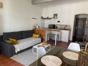 Studio avec balcon sur cour