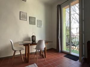 Studio avec balcon sur cour