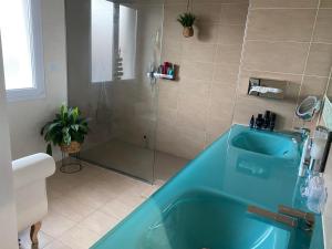 Maisons de vacances Maison avec piscine : photos des chambres