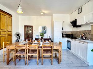 Appartements Maison de ville au coeur d'une bastide historique : photos des chambres