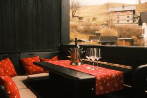 Zentrales Panorama-Apartment über den Dächern am Meranplatz - Terrasse und Top Lage