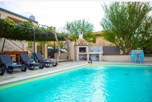 Kuća poli stare nuoni