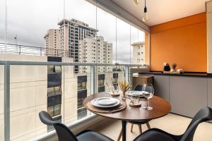 AP 12º andar, próximo de CGH e vaga com manobrista