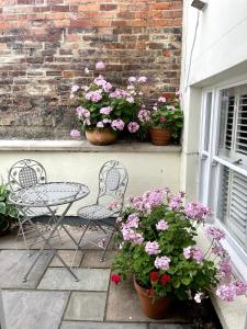 Stylish Garden Apartment in Central Cheltenham