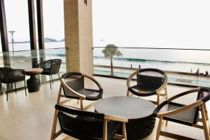 Elegante depa vista al malecón y mar by G P S rentas