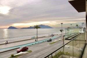 Elegante depa vista al malecón y mar by G P S rentas