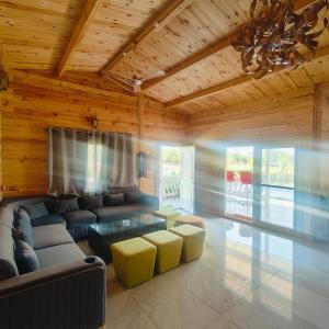 Private pool 3bhk wooden cottage Moinabad kukufarm