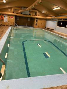 Camelot Court Motel - 4hvězdičkové hotely ve městě Prince George