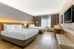 Queen Room with Two Queen Beds - Accessible/Non Smoking room in Radisson Hotel Casa Grande