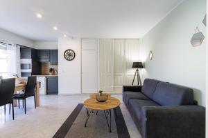 Le Victoria, beau T2 central au pied des plages, piscine, sauna