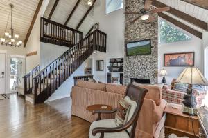 Appalachian Sky - Scenic Mountain View Cabin in Big Canoe