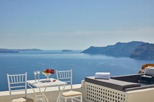 La Maltese Oia Luxury Suites Santorini Greece