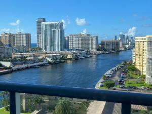 Miami Beach 1B 1B Incredible View Apt with Kitchen