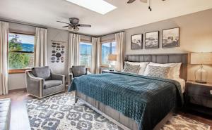 Sunset Mountain Views near Town on 3 Private Acres