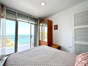 Apartment Salou with a spectacular view of the sea