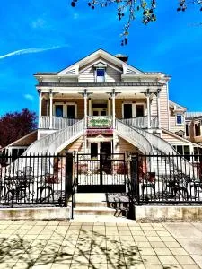 Cloverdale House Inn - ويليتس