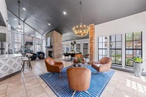 The Landry 100 Spacious and Cozy 2 Bedroom 2bth