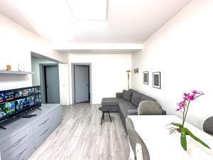 City Center 2BR Apartment
