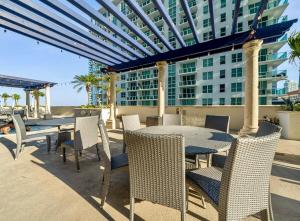 Brickell Center wCity & Bay View + FREE Parking!