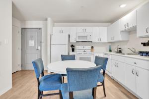 Simplicity At the Rim 1221 I Comfy 2 Bed 2 Bath