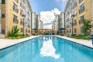 Parking I Properties By Preston I Comfy 2 Bed Apt