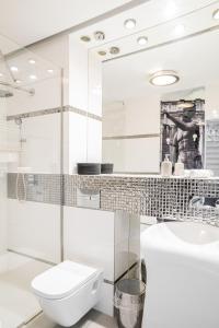 Lily Apart - Waterlane Pool & Gym Apartment