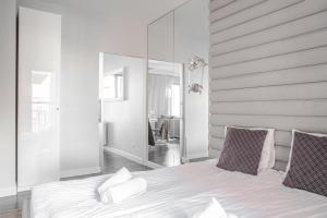 Lily Apart - Waterlane Pool & Gym Apartment