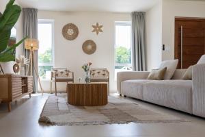 Luxe nieuwbouw villa toplocatie in Jan Thiel