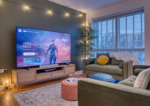 Cambridge - hot tub, sauna, parking, pool table