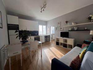 Historic Florence Apartment with Duomo View