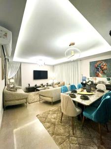 ZED WEST Al Sheikh Zayed Tower