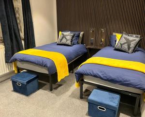 AeroSuites Luton - SHARED AND PRIVATE Accommodations mins from Luton Airport,FREE selected Breakfast,Adults Only,Parking MUST be reserved and prepaid at the time of booking 3GBP per night, No Visitors allowed, Late self Check In and Early self Check