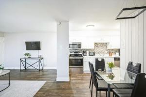 Stratton 217-p I Spacious 1 Bed 1 Bath