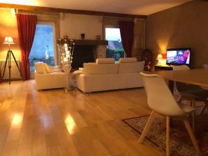 Maisons de vacances Propriete historique, vue chateau, calme et jacuzzi : photos des chambres