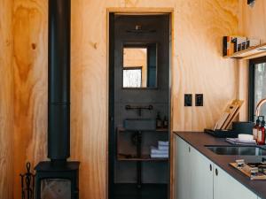 Off-Grid Cabin Tucked in Hunter Valley - Iona